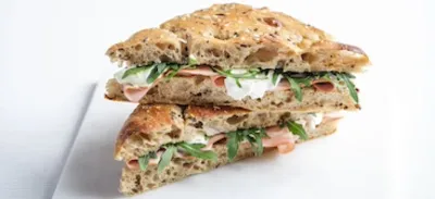 Focaccia gekiemde rogge